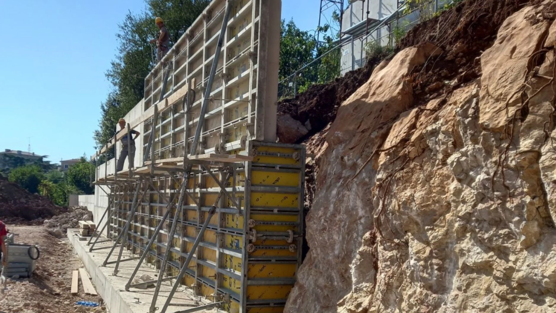 Retaining Wall Contractors Stunning and Stable Walls