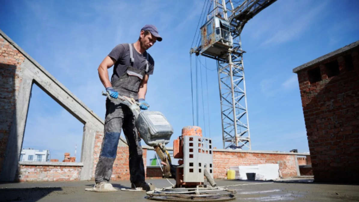 Signs You Need a Concrete Contractor (and How to Choose the Right One)